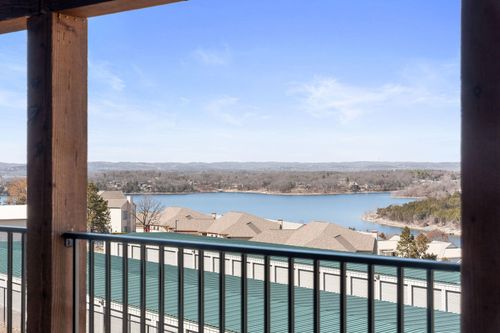 5-240 Poolside Pass, Hollister, MO, 65672 | Card Image