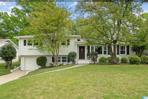 525 Edgeknoll Dr, Homewood, AL, 35209-5911 | Card Image