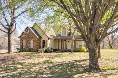 440 Blue Lake Dr, Lake Cormorant, MS, 38641-9427 | Card Image