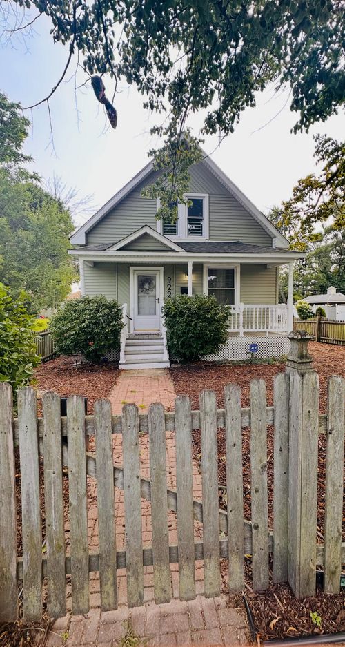 922 Carroll St, Hammond, IN, 46320-2149 | Card Image