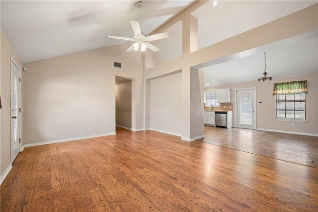 703 W Josephine Ave, House other with 3 bedrooms, 2 bathrooms and null parking in Orange Grove TX | Image 12