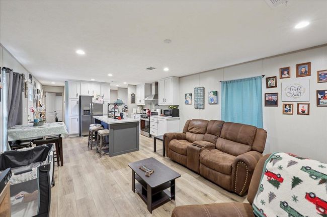 10320 Cravens Camp Rd, House other with 3 bedrooms, 2 bathrooms and null parking in Silsbee TX | Image 4