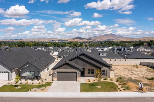 2732 Soulen Dr, Emmett, ID, 83617-3702 | Card Image