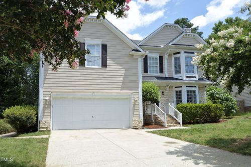 104 Daleshire Dr, Cary, NC, 27519-5177 | Card Image