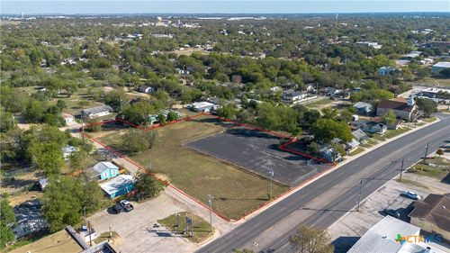 784 W Court St, Seguin, TX, 78155-5449 | Card Image