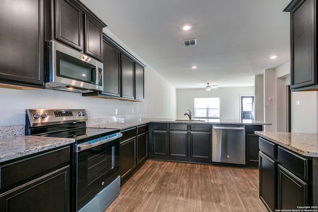 10818 Monterey Pike, House other with 5 bedrooms, 3 bathrooms and null parking in Converse TX | Image 11