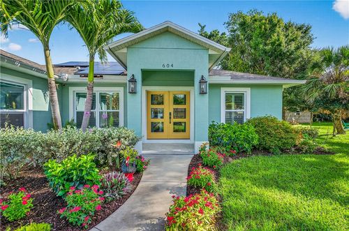 604 24th St Sw, VERO BEACH, FL, 32962-8125 | Card Image