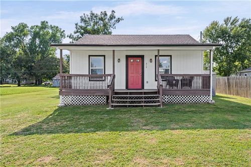 212 S Poplar St, Ottawa, KS, 66067-2445 | Card Image
