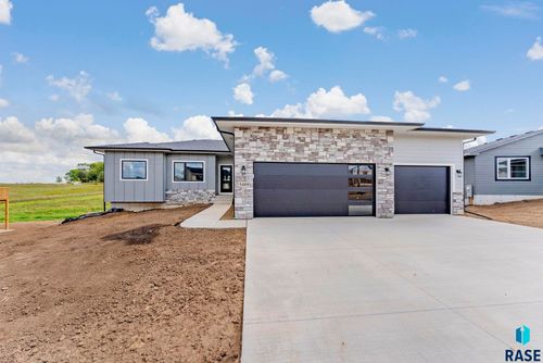 5409 E Brennan Dr Drive, Sioux Falls, SD, 57110 | Card Image