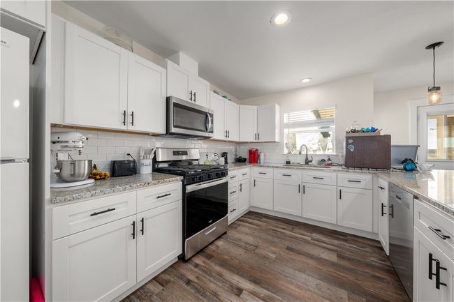 717 Oak Knoll Ln, Home with 3 bedrooms, 3 bathrooms and 1 parking in Elm Mott TX | Image 26