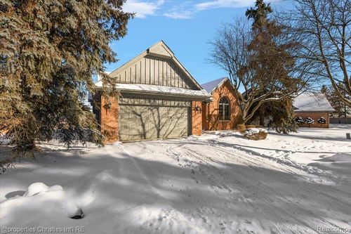 37743 Avon Ln, Farmington Hills, MI, 48331-3091 | Card Image