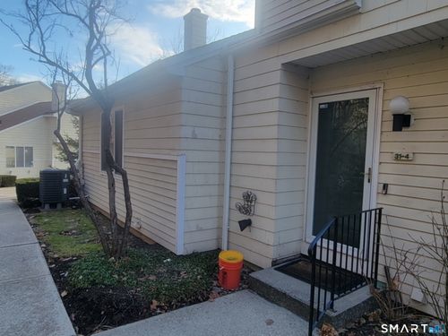 unit-31-4-166 Old Brookfield Rd, Danbury, CT, 06811-4020 | Card Image