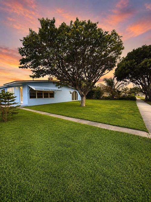 1310 Palm Beach Lakes Blvd, West Palm Beach, FL, 33401-2413 | Card Image