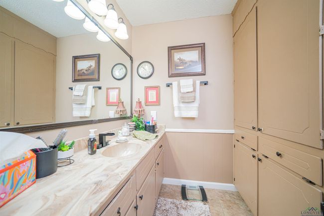 204 Rusty Ln, House other with 3 bedrooms, 2 bathrooms and null parking in Gladewater TX | Image 14