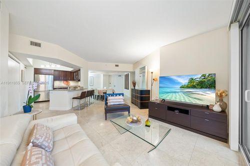 816-19900 E Country Club Dr, Aventura, FL, 33180-3332 | Card Image