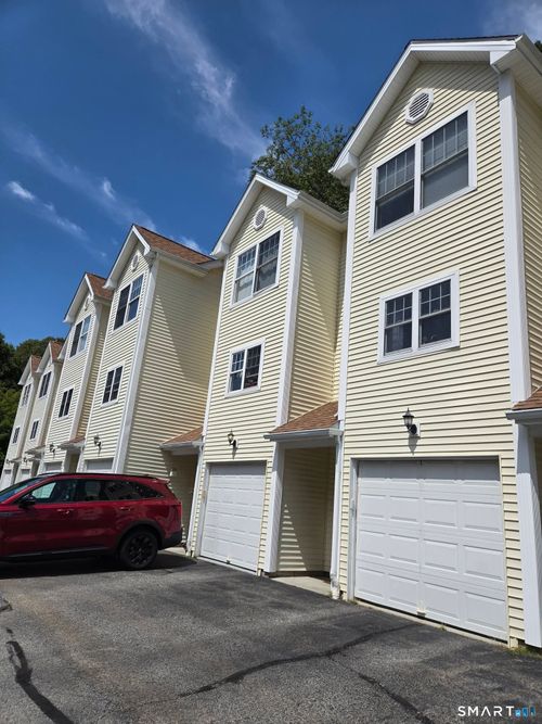 61-527 W Thames St, Norwich, CT, 06360-7170 | Card Image