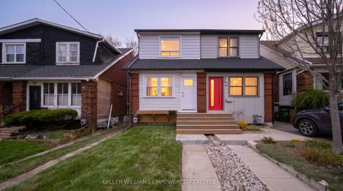 82 Billings Avenue, Toronto, ON, M4L2S4 | Card Image