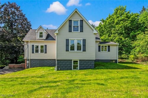416 N Hambden St, Chardon, OH, 44024-1128 | Card Image