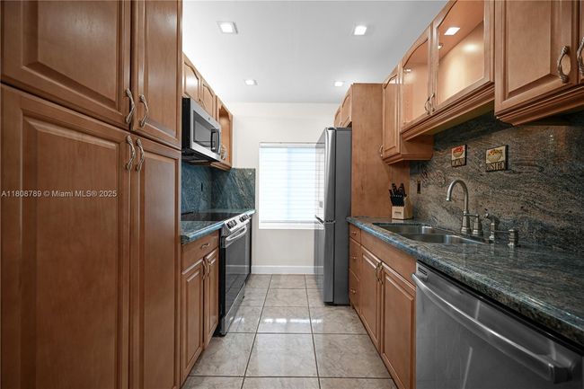 14103 Sw 55 Th St, Townhouse with 2 bedrooms, 1 bathrooms and null parking in Miami FL | Image 8