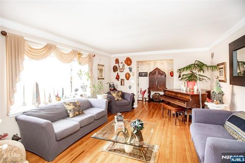 41 Orchard Pl, Hawthorne, NJ, 07506-3123 | Card Image