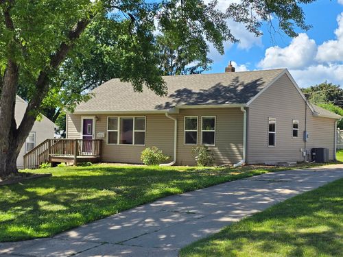 2011 Northwood Dr, North Saint Paul, MN, 55109-4032 | Card Image