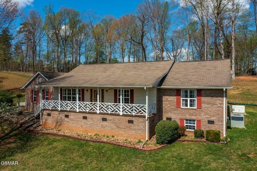 882 Pioneer Dr, Seymour, TN, 37865-4378 | Card Image