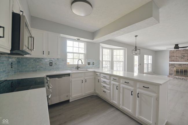 11212 Bayridge Cir E, House other with 4 bedrooms, 3 bathrooms and null parking in Indianapolis IN | Image 11