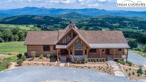 374 Foxfire Dr, Banner Elk, NC, 28604 | Card Image