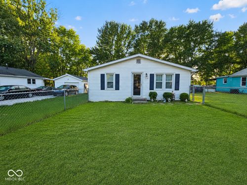 528 Della Rd, Columbus, IN, 47203-4229 | Card Image
