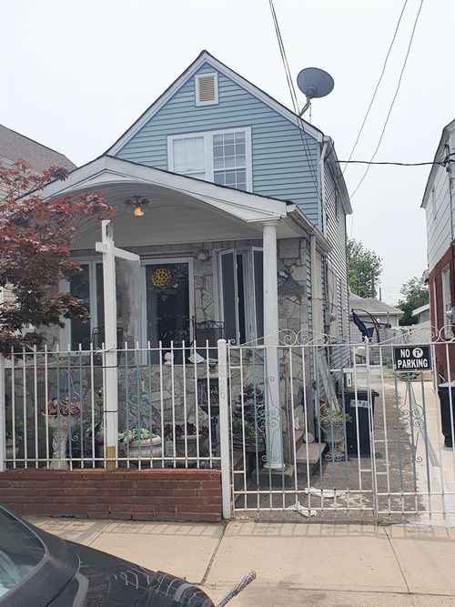 12826 Gotham Rd, South Ozone Park, NY, 11420-2928 | Card Image