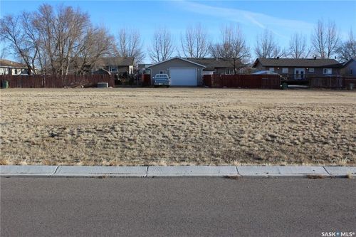 760 Kelly Dr, Shaunavon, SK, S0N | Card Image