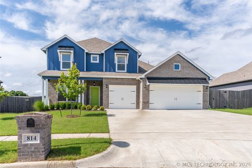 814 E Honolulu Pl, Broken Arrow, OK, 74012-7785 | Card Image
