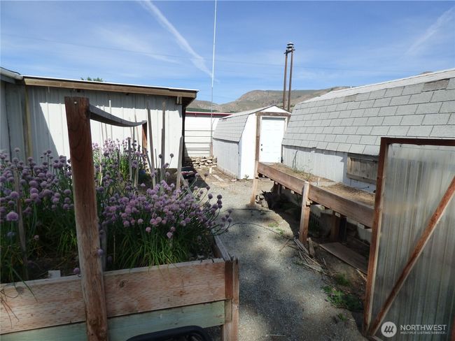 Lots of planter boxes | Image 20