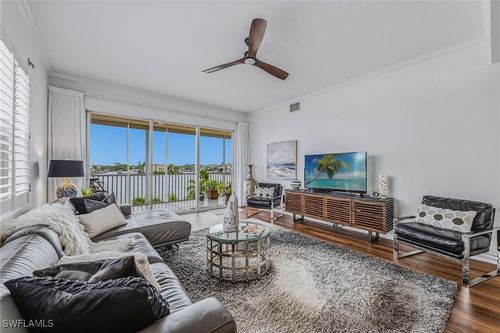 apt-201-9566 Gulf Shore Dr, Naples, FL, 34108-2096 | Card Image