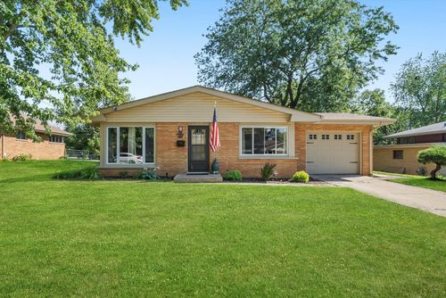 114 Briar Ln, North Aurora, IL, 60542-1210 | Card Image