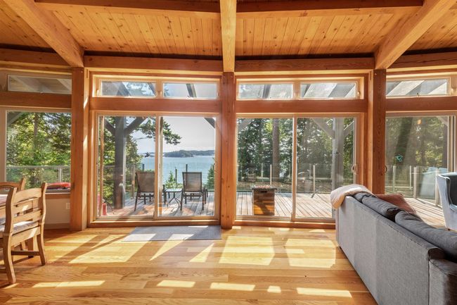 304 Esplanade Rd, House other with 3 bedrooms, 2 bathrooms and null parking in Gibsons BC | Image 10