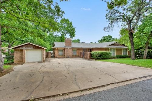 930 S Maurice Ave, Denison, TX, 75020-5239 | Card Image