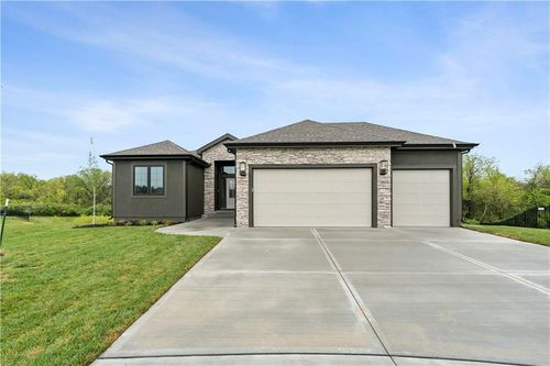 7810 Nw Cadwallder Street, Kansas City, MO, 64152 | Card Image