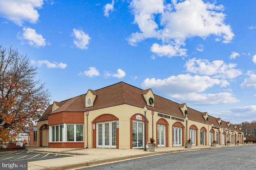 r10a-12090 Old Line Ctr, WALDORF, MD, 20602 | Card Image