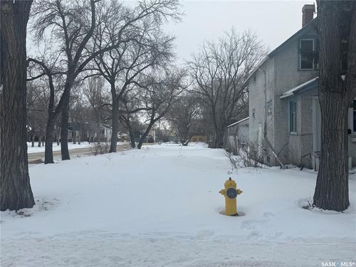 1401 Cameron St, Regina, SK, S4T2T5 | Card Image