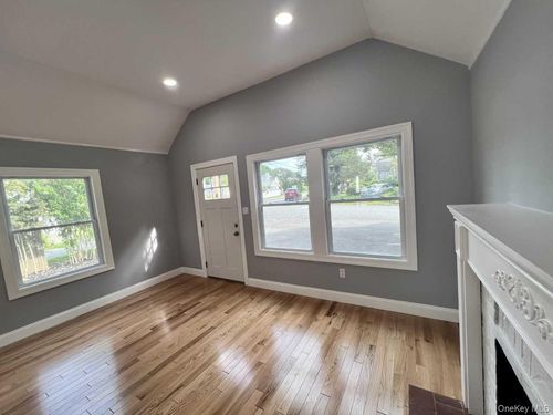9 Moscato St, Huntington, NY, 11743-4937 | Card Image