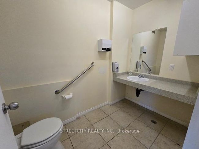 596 Mcnaughton Ave W, Home with 0 bedrooms, 4 bathrooms and 8 parking in Chatham ON | Image 13
