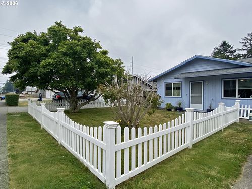 713 Pioneer Rd, Brookings, OR, 97415 | Card Image