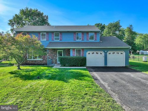 672 Brighton Dr, HATFIELD, PA, 19440-3557 | Card Image