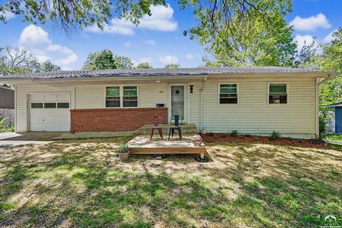 535 Kansas St, Lawrence, KS, 66046-4823 | Card Image