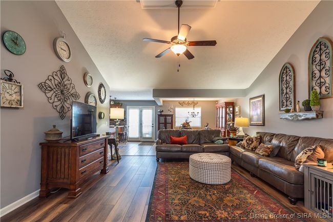 1721 Spring Gate Cir, Condo with 3 bedrooms, 2 bathrooms and null parking in Jeffersonville IN | Image 7