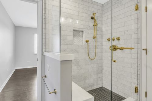 37274 Black Velvet Ln, Wadsworth, IL, 60083-9500 | Card Image