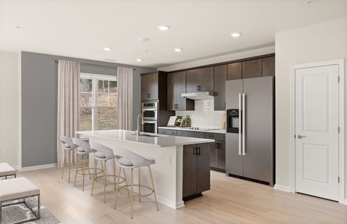 401-8 Peters Farm Way, Westborough, MA, 01581-1261 | Card Image