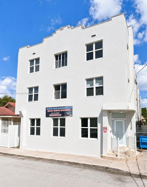 15-1051 Nw 2nd St, Miami, FL, 33128-1159 | Card Image