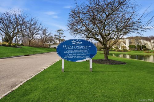 69 Thomas Ln, East Setauket, NY, 11733-3480 | Card Image